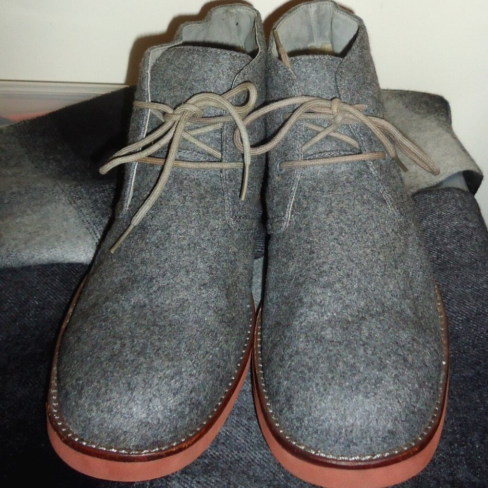 UGG Wool Grey Shearling Lining Boots Size 11 more like a 10-10.5